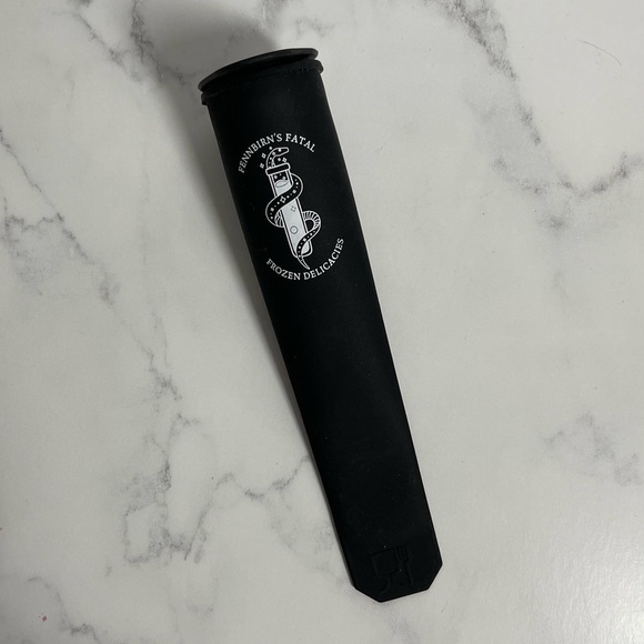 Frozen Delicacies Popsicle Holder | Owlcrate - Picture 1 of 2